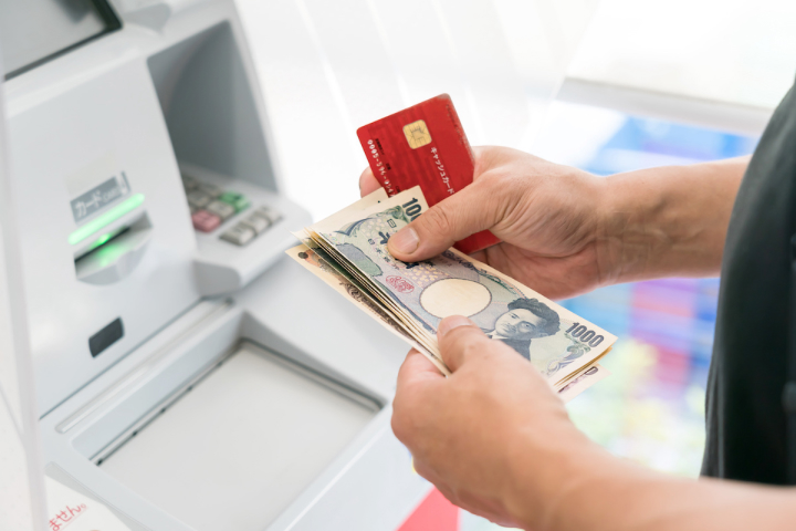 即日お金を借りたい!4つの借入方法とカードローン利用時の注意点を解説!